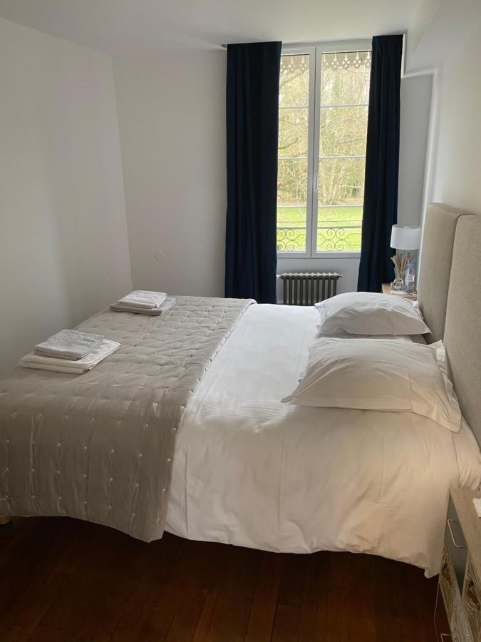 Le Moulin Bleu Bed and Breakfast Saint Cyr-sous-Dourdan Eksteriør billede
