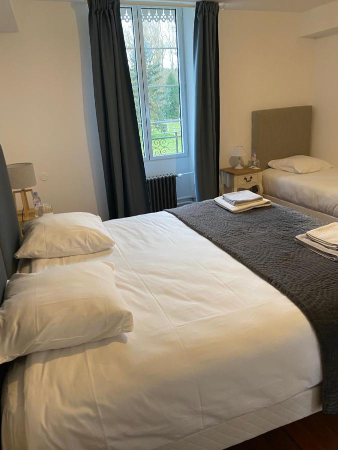 Le Moulin Bleu Bed and Breakfast Saint Cyr-sous-Dourdan Eksteriør billede
