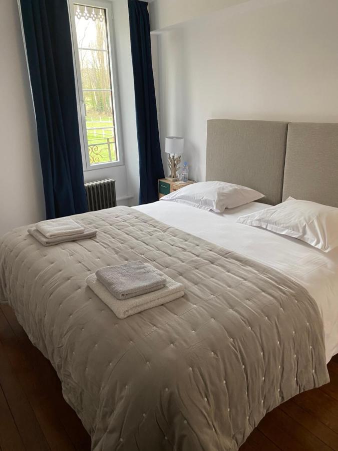Le Moulin Bleu Bed and Breakfast Saint Cyr-sous-Dourdan Eksteriør billede