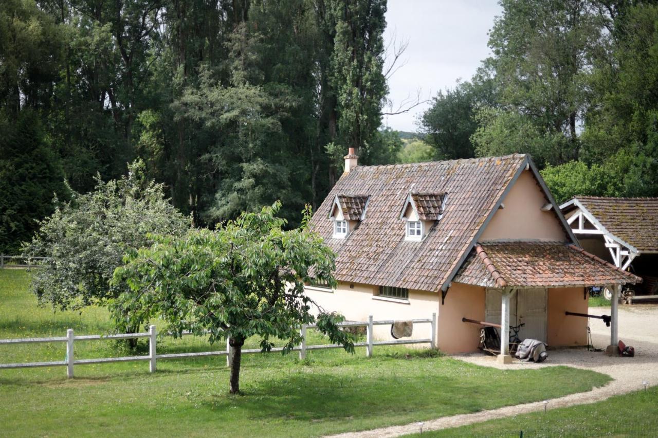 Le Moulin Bleu Bed and Breakfast Saint Cyr-sous-Dourdan Eksteriør billede