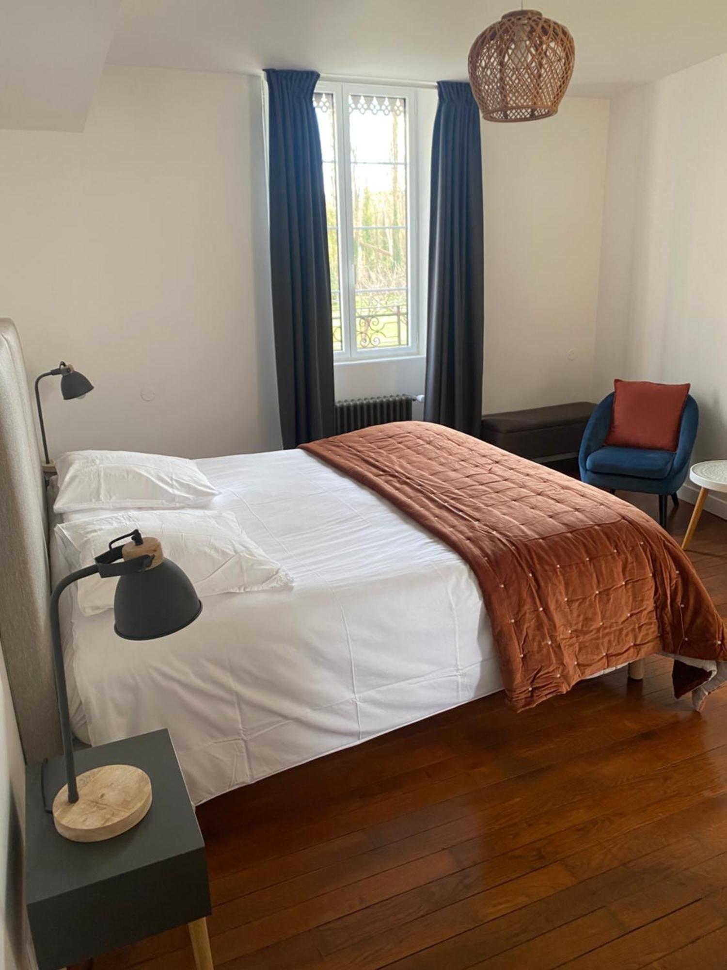 Le Moulin Bleu Bed and Breakfast Saint Cyr-sous-Dourdan Eksteriør billede